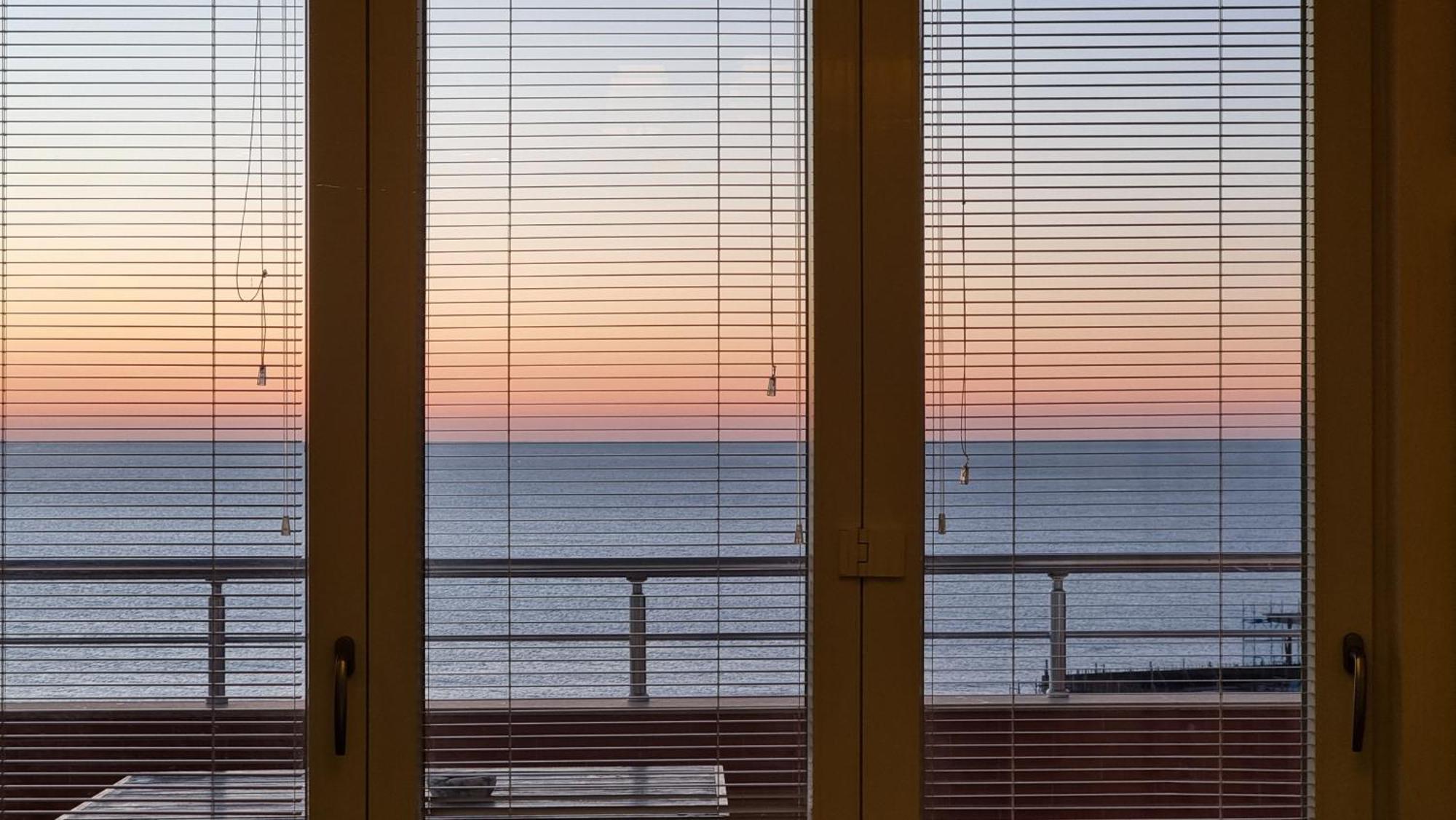 Sunset Seaview Apartment Durrës Extérieur photo